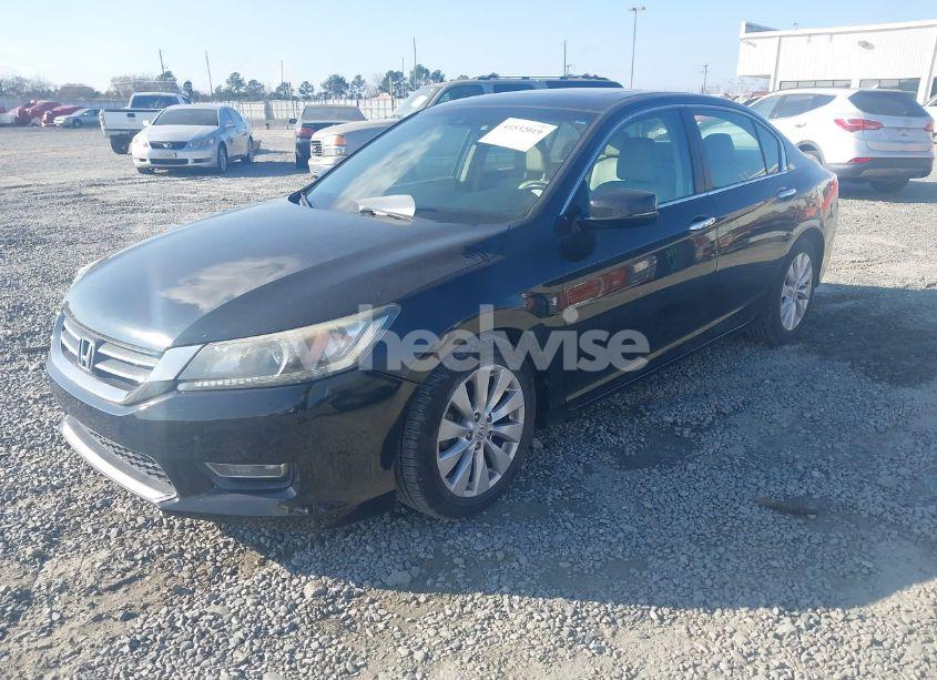 Photo 2 of 2013 Honda Accord EX-L (VIN 1HGCR2F85DA147590)