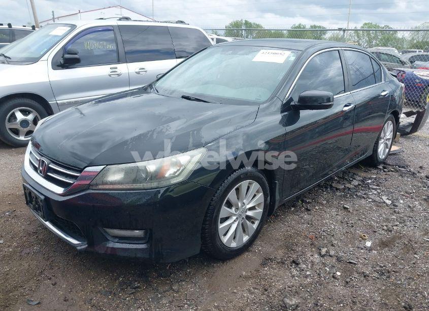 Photo 2 of 2015 Honda Accord EX-L (VIN 1HGCR2F85FA008255)