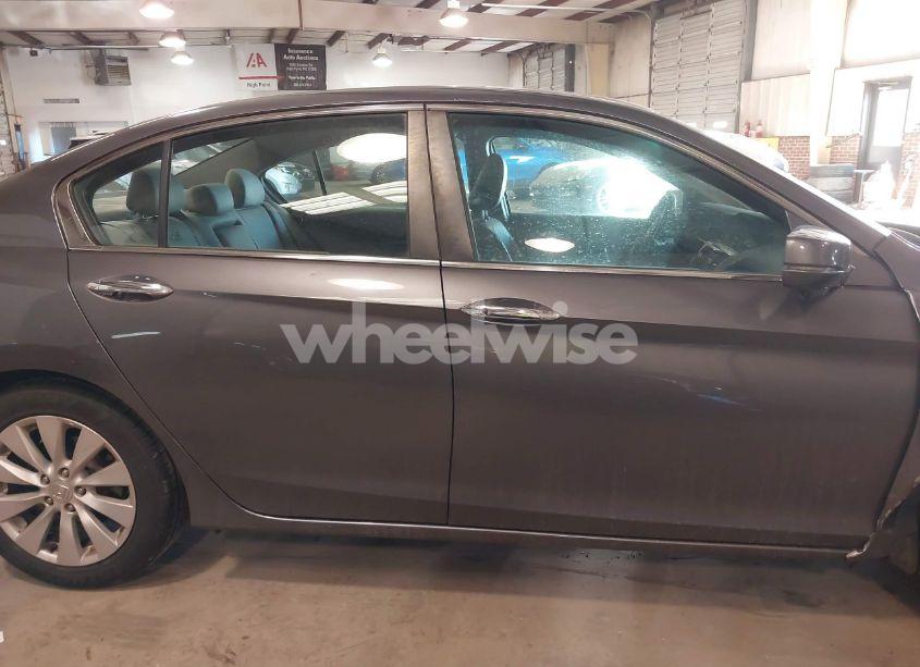 Photo 14 of 2015 Honda Accord EX-L (VIN 1HGCR2F85FA085241)