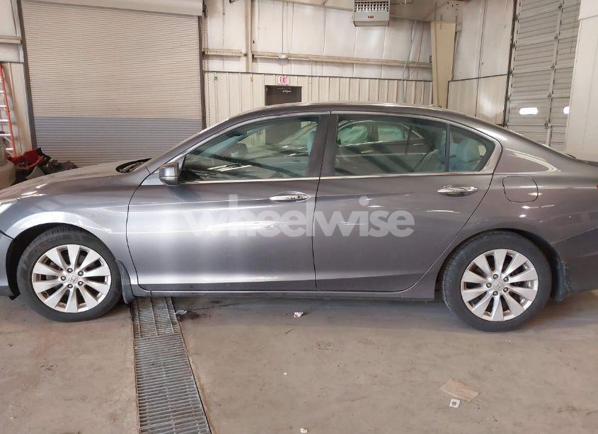 Photo 15 of 2015 Honda Accord EX-L (VIN 1HGCR2F85FA085241)