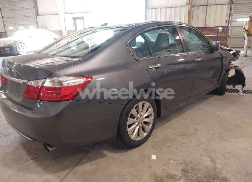 Photo 4 of 2015 Honda Accord EX-L (VIN 1HGCR2F85FA085241)