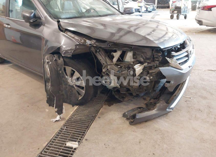 Photo 6 of 2015 Honda Accord EX-L (VIN 1HGCR2F85FA085241)