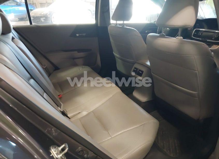 Photo 8 of 2015 Honda Accord EX-L (VIN 1HGCR2F85FA085241)