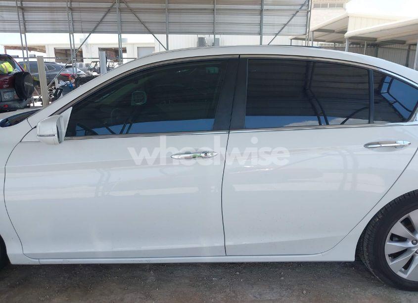 Photo 14 of 2015 Honda Accord EX-L (VIN 1HGCR2F85FA120277)