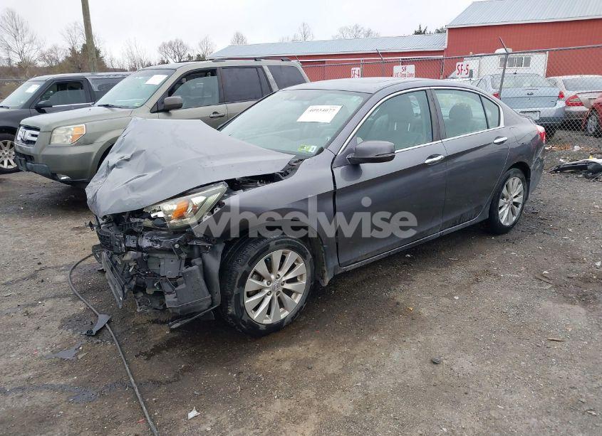 Photo 2 of 2015 Honda Accord EX-L (VIN 1HGCR2F85FA135510)