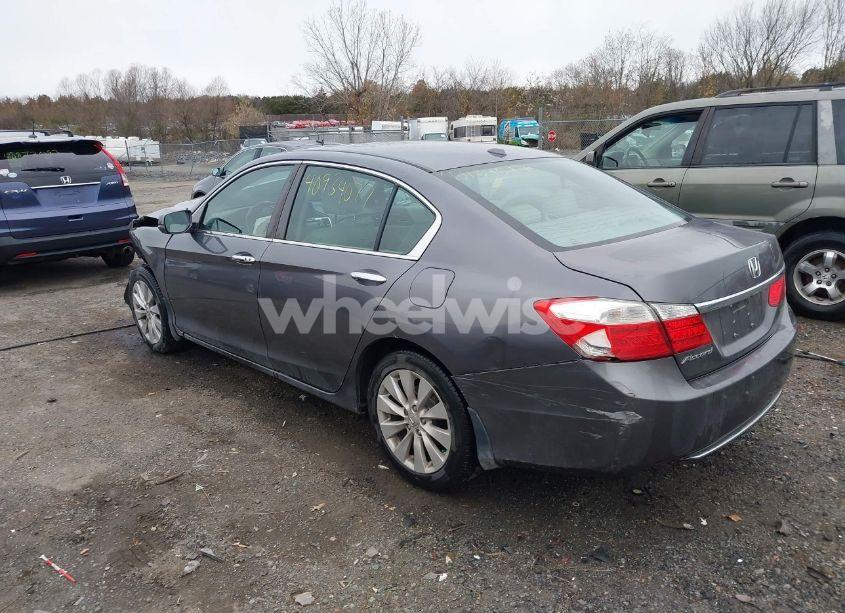 Photo 3 of 2015 Honda Accord EX-L (VIN 1HGCR2F85FA135510)