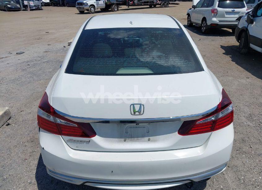 Photo 17 of 2016 Honda Accord EX-L (VIN 1HGCR2F85GA011920)