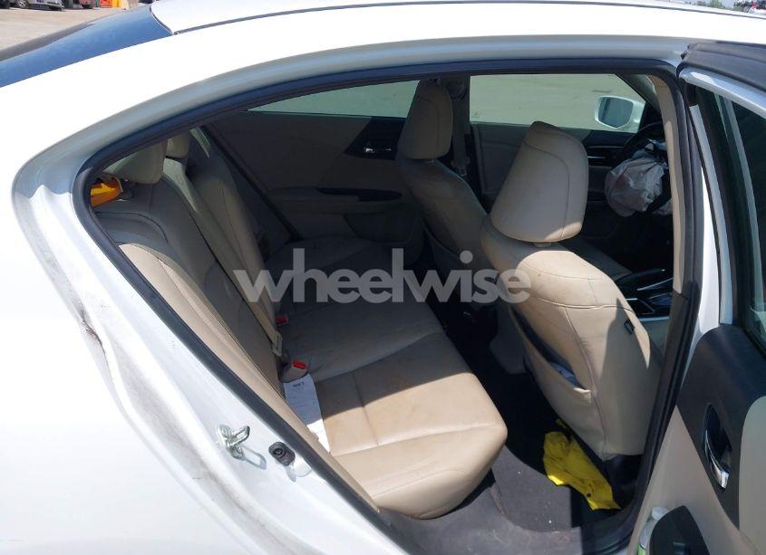 Photo 8 of 2016 Honda Accord EX-L (VIN 1HGCR2F85GA011920)