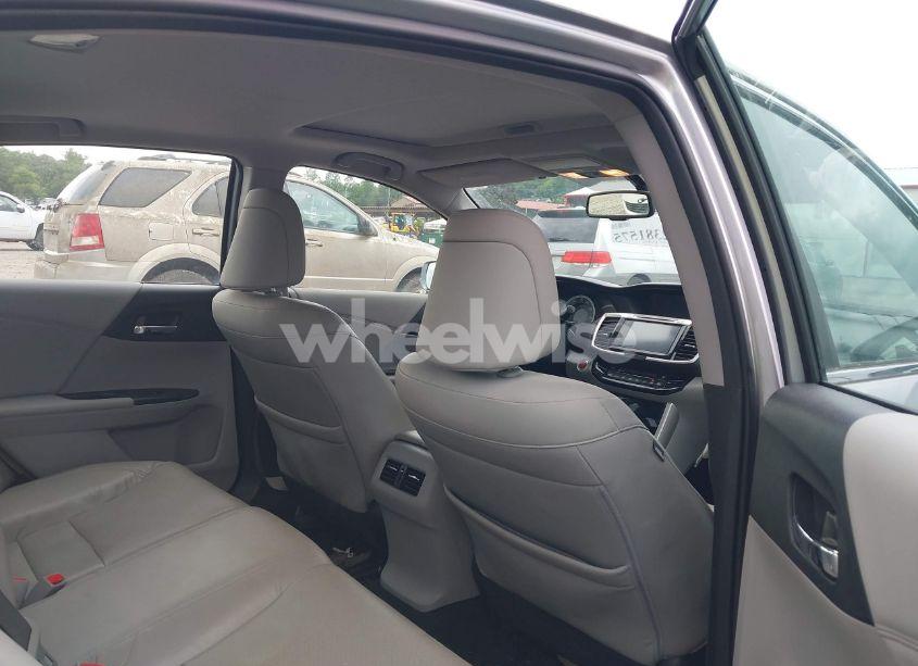 Photo 8 of 2016 Honda Accord EX-L (VIN 1HGCR2F85GA089744)