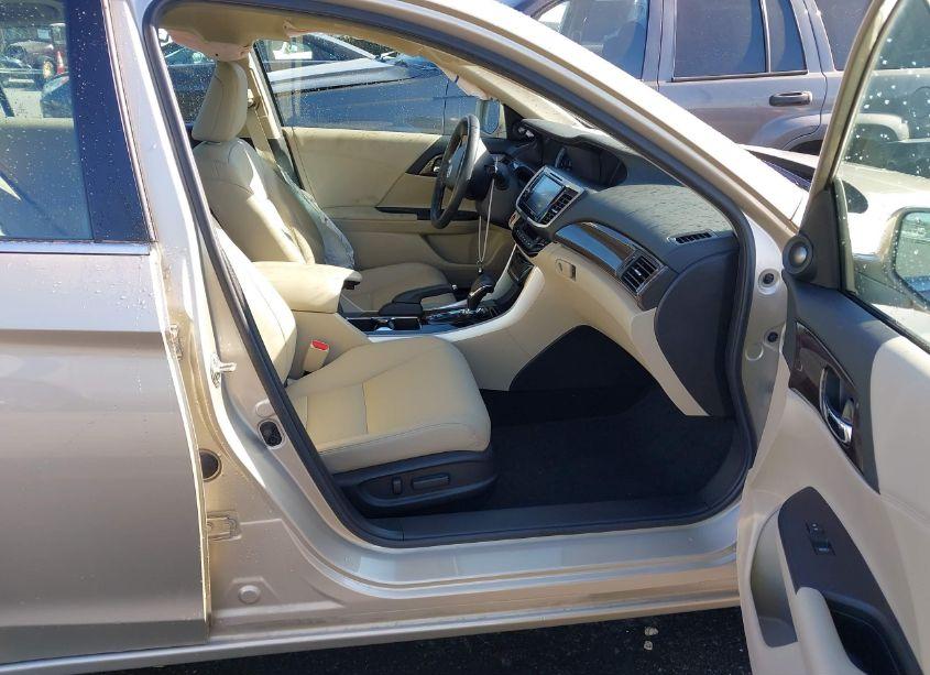 Photo 5 of 2017 Honda Accord EX-L (VIN 1HGCR2F85HA212878)