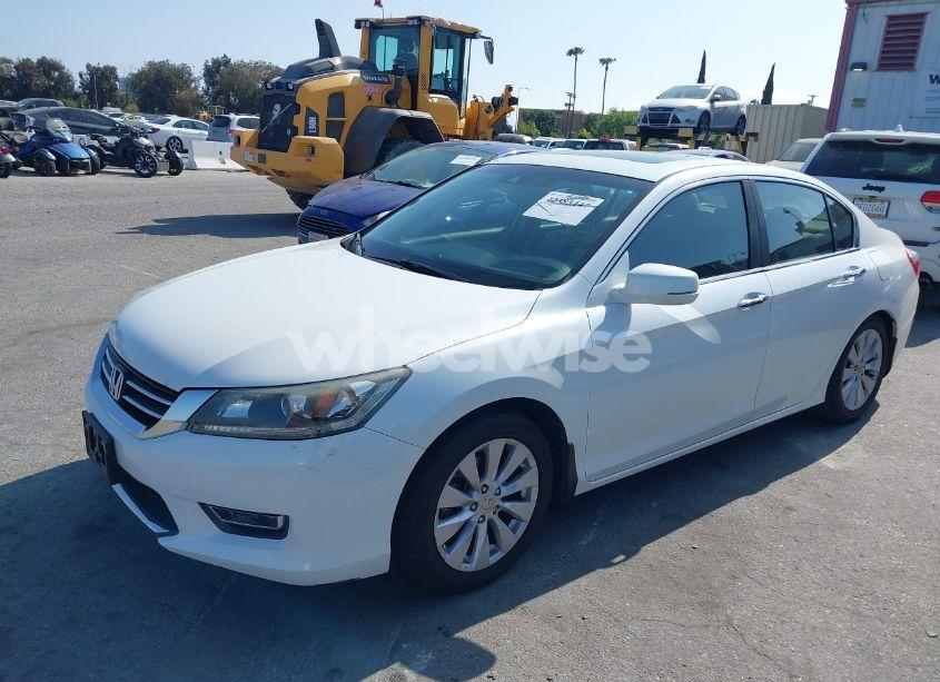 Photo 2 of 2013 Honda Accord EX-L (VIN 1HGCR2F86DA024719)