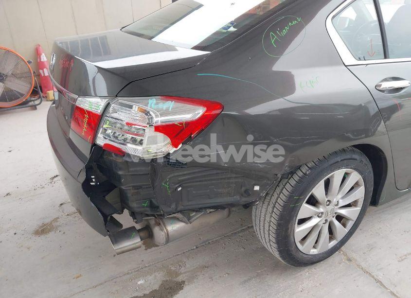 Photo 6 of 2013 Honda Accord EX-L (VIN 1HGCR2F86DA033145)