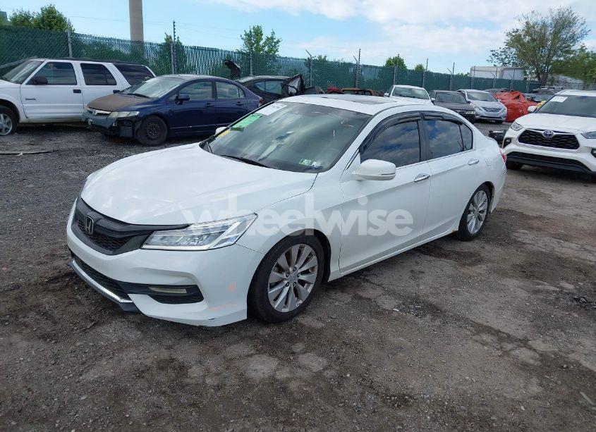 Photo 2 of 2013 Honda Accord EX-L (VIN 1HGCR2F86DA050060)