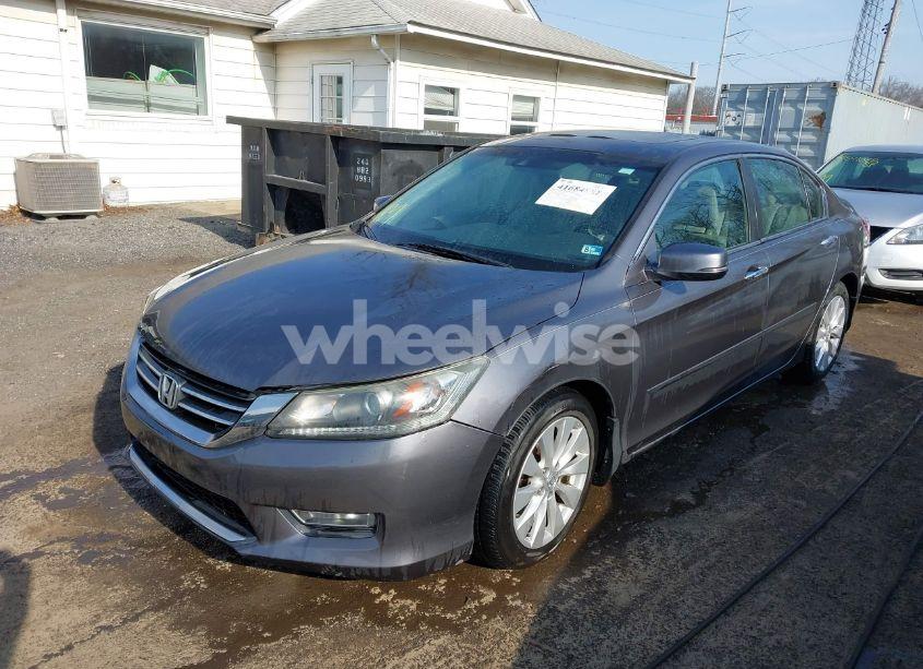 Photo 2 of 2013 Honda Accord EX-L (VIN 1HGCR2F86DA058210)