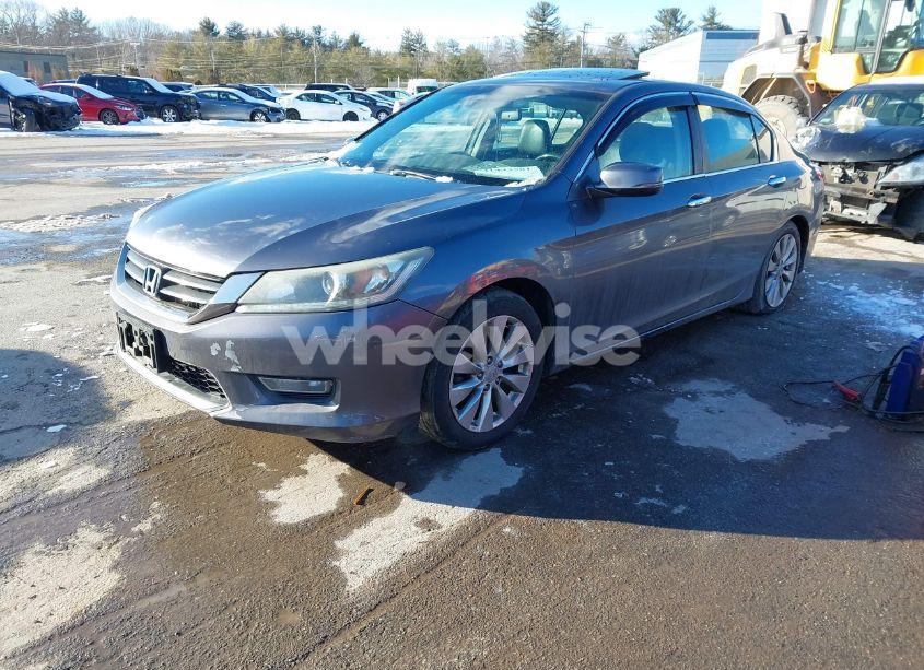 Photo 2 of 2013 Honda Accord EX-L (VIN 1HGCR2F86DA095676)