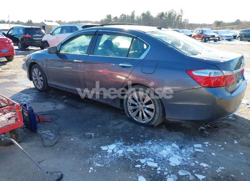 Photo 3 of 2013 Honda Accord EX-L (VIN 1HGCR2F86DA095676)