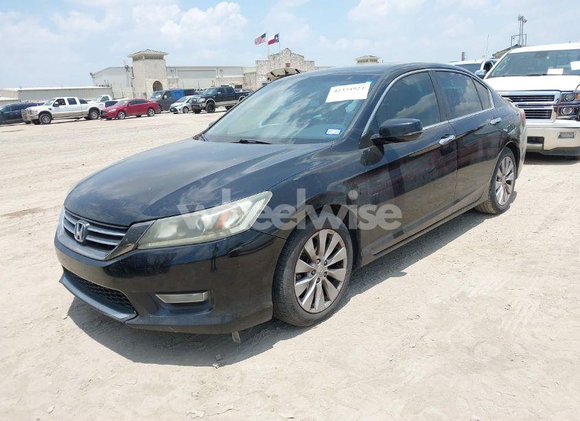 Photo 2 of 2013 Honda Accord EX-L (VIN 1HGCR2F86DA109205)