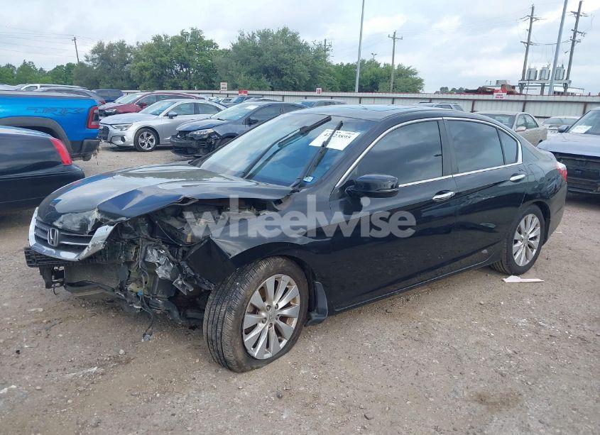 Photo 2 of 2013 Honda Accord EX-L (VIN 1HGCR2F86DA215766)