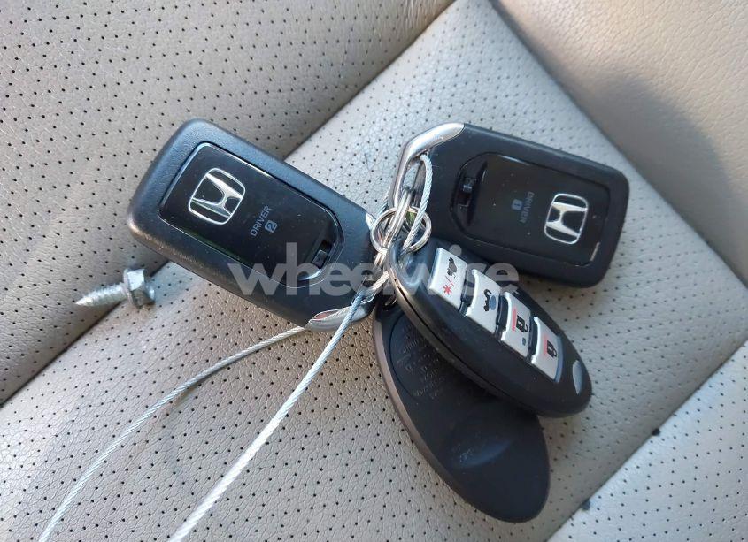 Photo 11 of 2014 Honda Accord EX-L (VIN 1HGCR2F86EA221150)