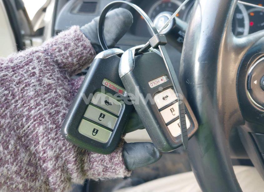 Photo 11 of 2015 Honda Accord EX-L (VIN 1HGCR2F86FA010788)