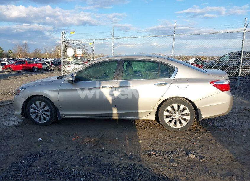 Photo 15 of 2015 Honda Accord EX-L (VIN 1HGCR2F86FA010788)