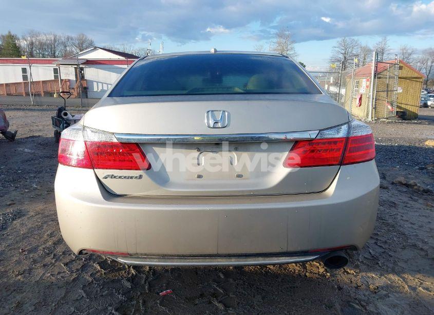 Photo 17 of 2015 Honda Accord EX-L (VIN 1HGCR2F86FA010788)
