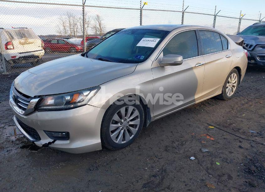 Photo 2 of 2015 Honda Accord EX-L (VIN 1HGCR2F86FA010788)
