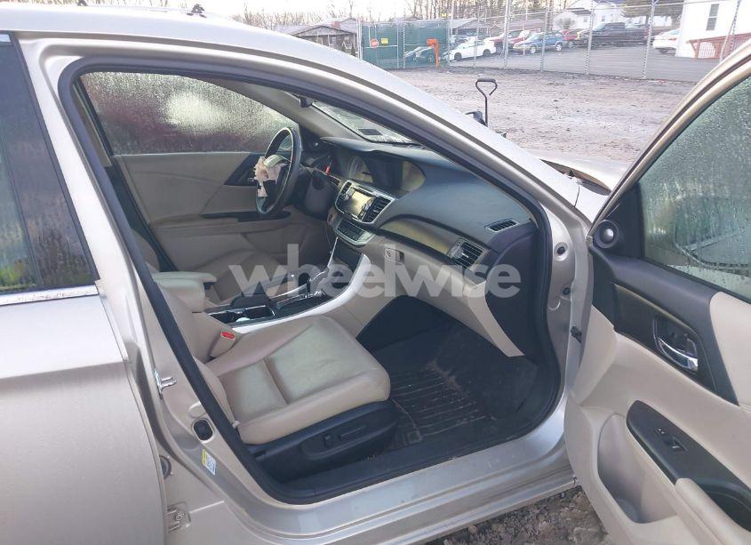 Photo 5 of 2015 Honda Accord EX-L (VIN 1HGCR2F86FA010788)