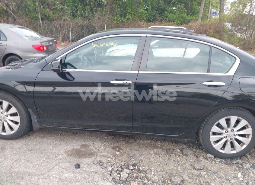 Photo 15 of 2015 Honda Accord EX-L (VIN 1HGCR2F86FA011911)