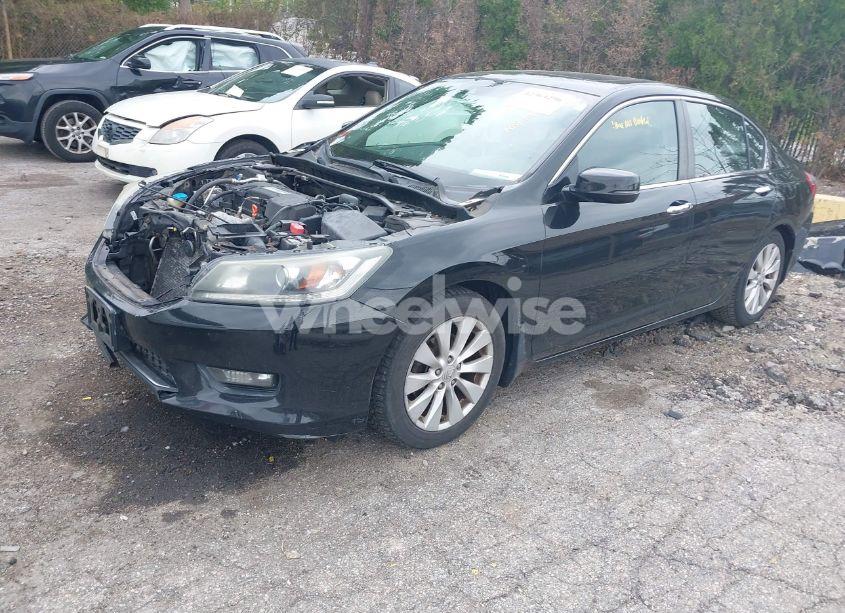 Photo 2 of 2015 Honda Accord EX-L (VIN 1HGCR2F86FA011911)