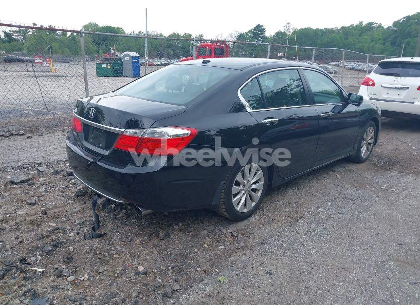 Photo 4 of 2015 Honda Accord EX-L (VIN 1HGCR2F86FA011911)