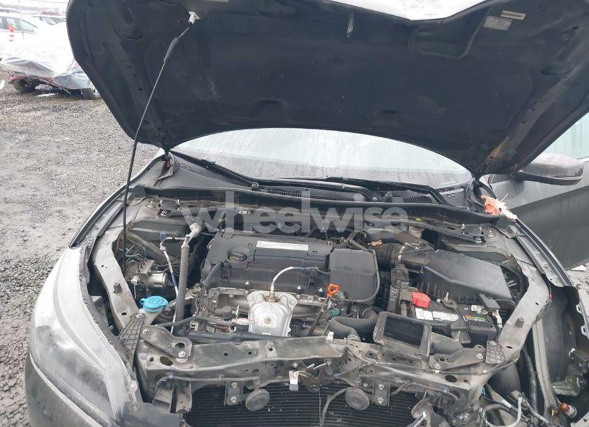 Photo 10 of 2015 Honda Accord EX-L (VIN 1HGCR2F86FA047971)