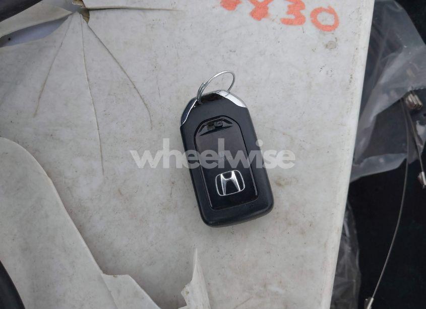 Photo 11 of 2015 Honda Accord EX-L (VIN 1HGCR2F86FA047971)