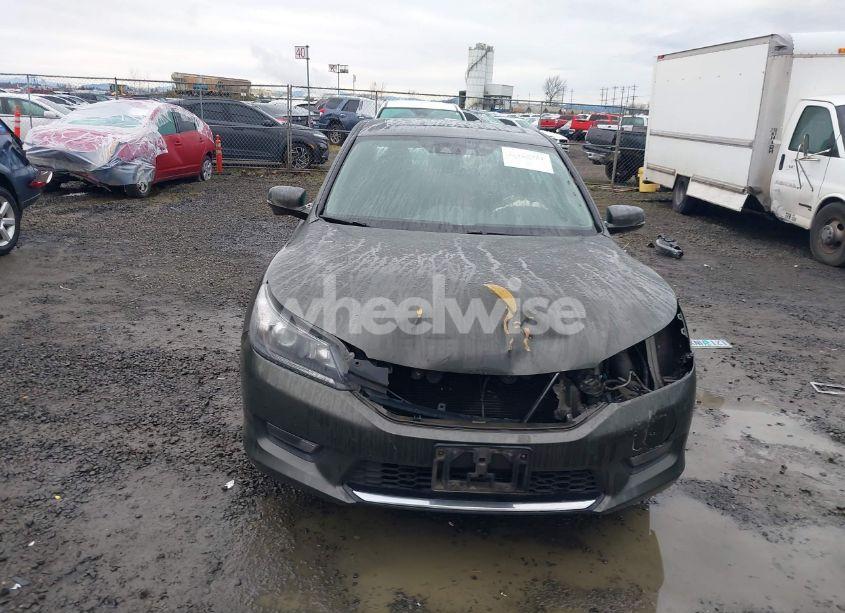 Photo 13 of 2015 Honda Accord EX-L (VIN 1HGCR2F86FA047971)