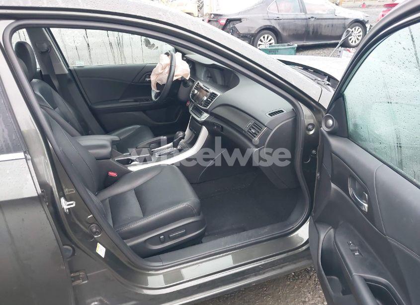 Photo 5 of 2015 Honda Accord EX-L (VIN 1HGCR2F86FA047971)