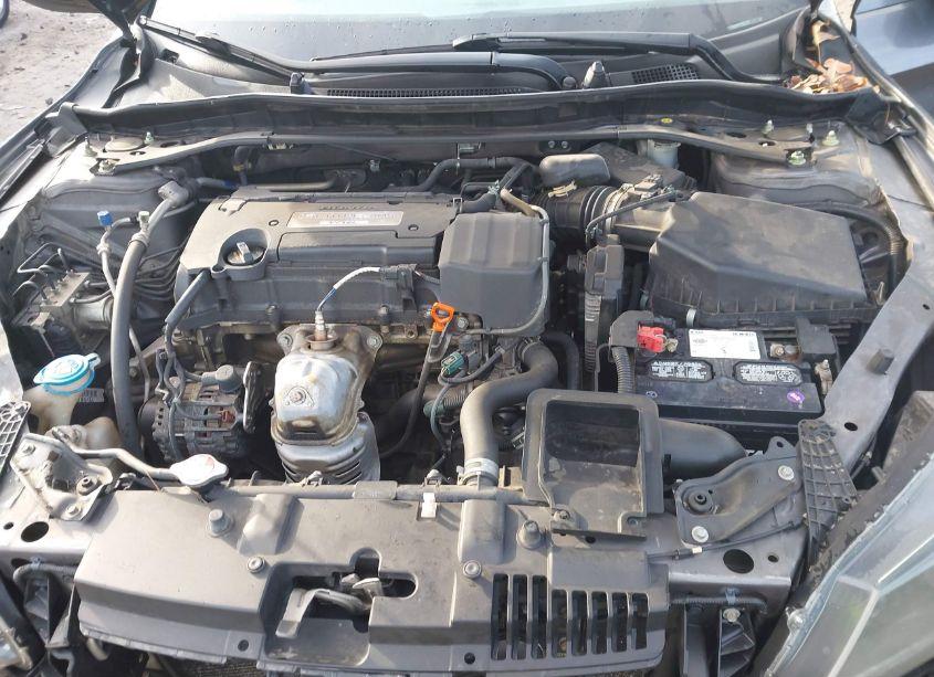 Photo 10 of 2015 Honda Accord EX-L (VIN 1HGCR2F86FA060977)