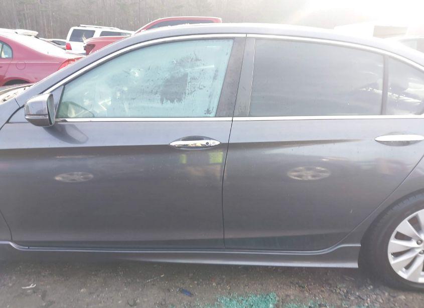 Photo 15 of 2015 Honda Accord EX-L (VIN 1HGCR2F86FA060977)