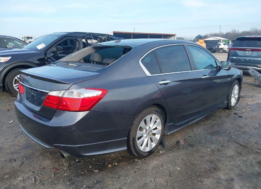 Photo 4 of 2015 Honda Accord EX-L (VIN 1HGCR2F86FA060977)