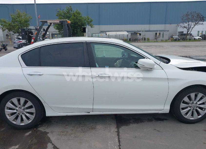 Photo 13 of 2015 Honda Accord EX-L (VIN 1HGCR2F86FA104475)