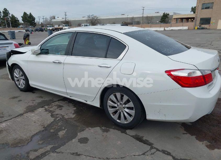 Photo 3 of 2015 Honda Accord EX-L (VIN 1HGCR2F86FA104475)