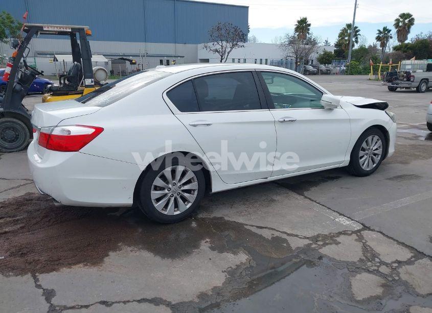 Photo 4 of 2015 Honda Accord EX-L (VIN 1HGCR2F86FA104475)