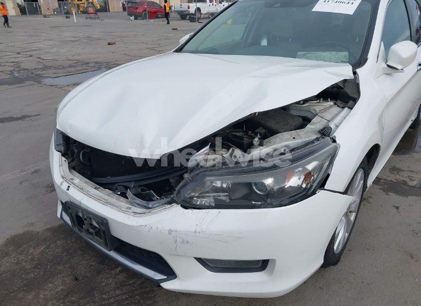 Photo 6 of 2015 Honda Accord EX-L (VIN 1HGCR2F86FA104475)