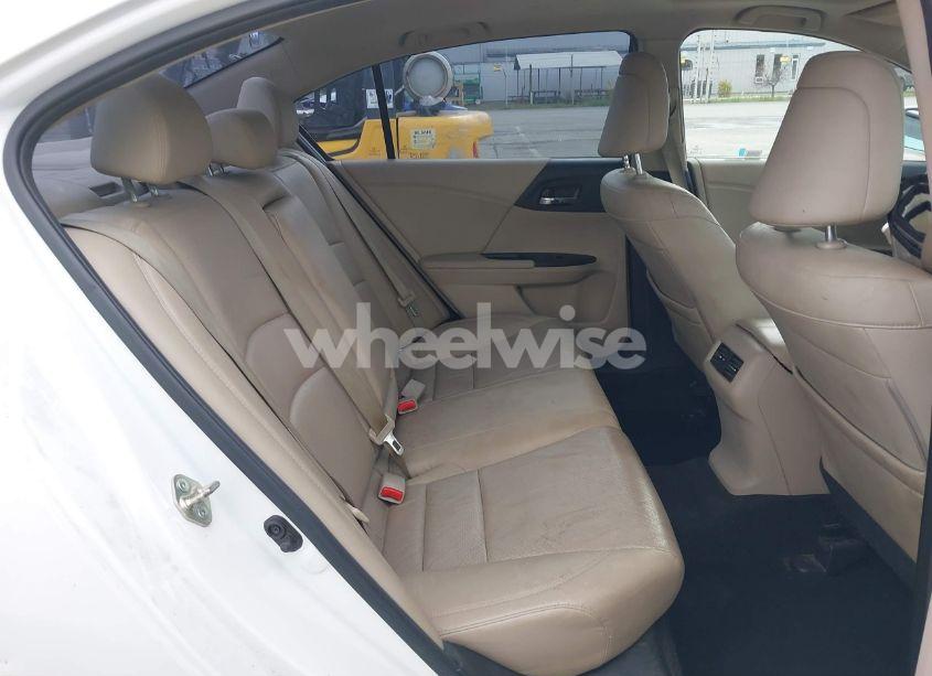 Photo 8 of 2015 Honda Accord EX-L (VIN 1HGCR2F86FA104475)