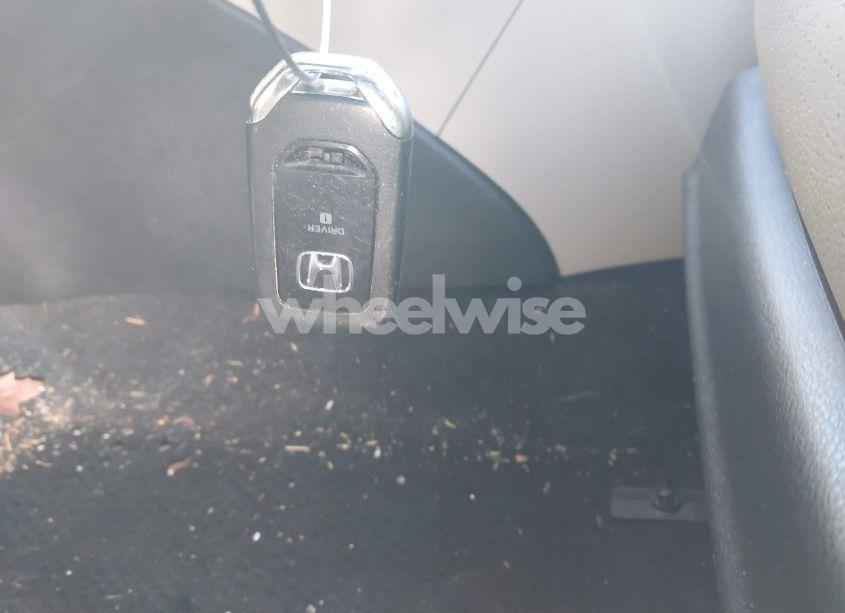 Photo 11 of 2015 Honda Accord EX-L (VIN 1HGCR2F86FA121020)