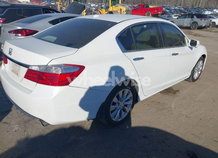 Photo 4 of 2015 Honda Accord EX-L (VIN 1HGCR2F86FA121020)