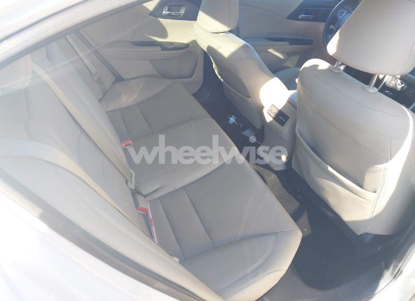 Photo 8 of 2015 Honda Accord EX-L (VIN 1HGCR2F86FA121020)