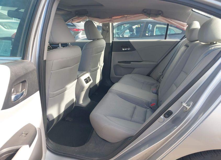 Photo 8 of 2016 Honda Accord EX-L (VIN 1HGCR2F86GA022084)