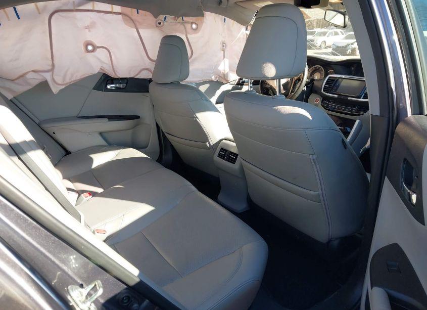 Photo 8 of 2016 Honda Accord EX-L (VIN 1HGCR2F86GA033313)