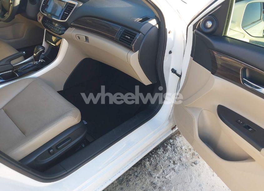 Photo 5 of 2016 Honda Accord EX-L (VIN 1HGCR2F86GA161485)