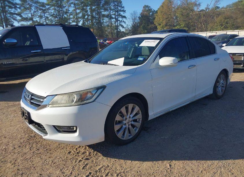 Photo 2 of 2013 Honda Accord EX-L (VIN 1HGCR2F87DA280044)